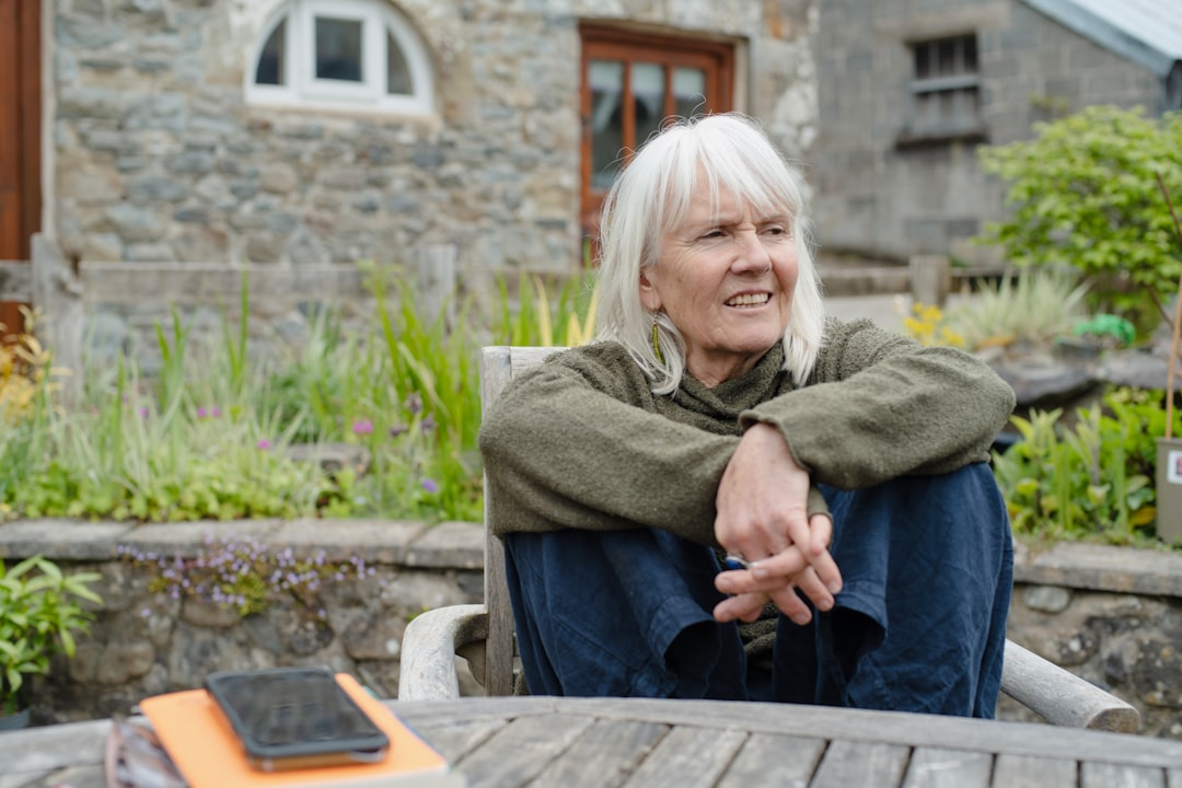 Why Old Dentures Stop Fitting — and the Modern Ways to Feel Comfortable Again